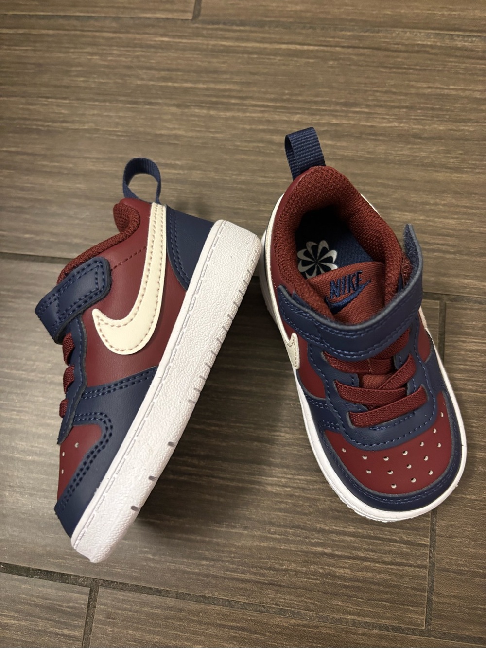 Nike Kids Navy and Burgundy Sneakers with White Swoosh NWOT TODDLER SIZE 5